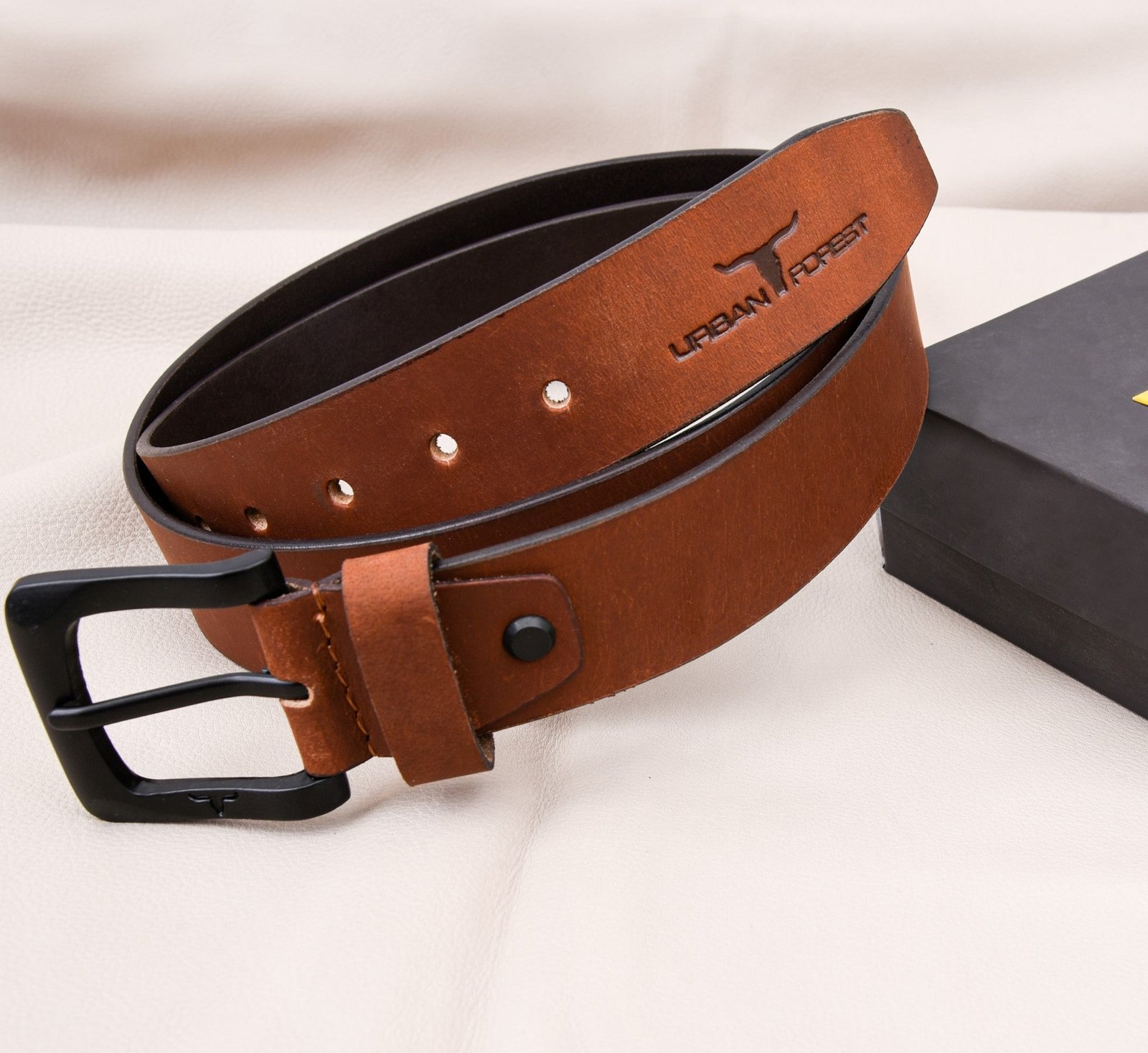 IndiFash Casual Leather Belt for Men - 8048 - Detail