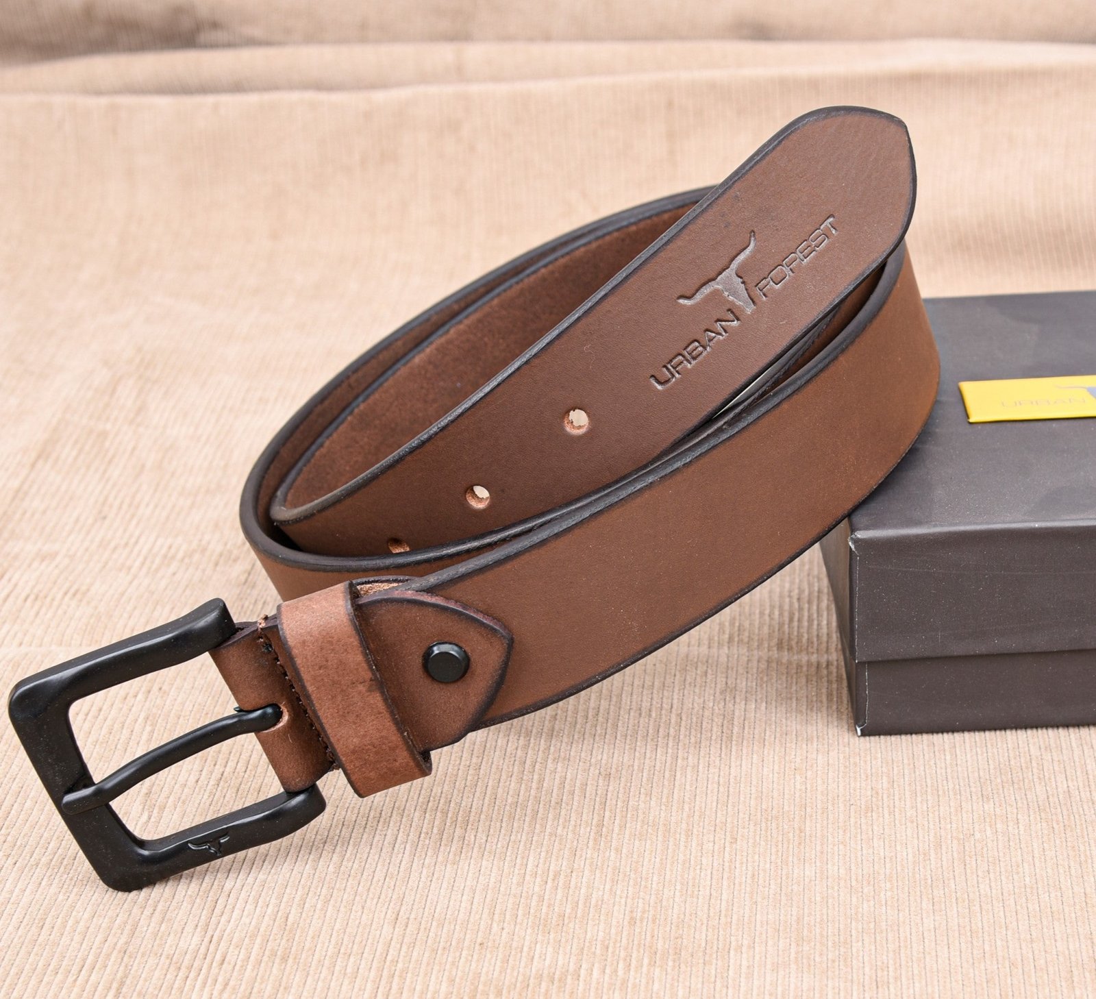 IndiFash Marco Casual Leather Belt for Men - Detail