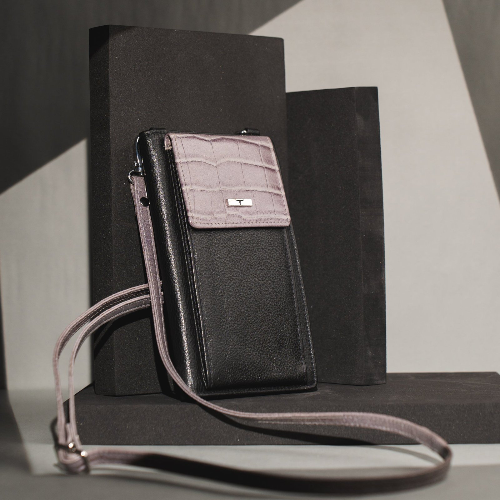 IndiFash Ruby Leather Sling Wallet for Women - Grey/Black