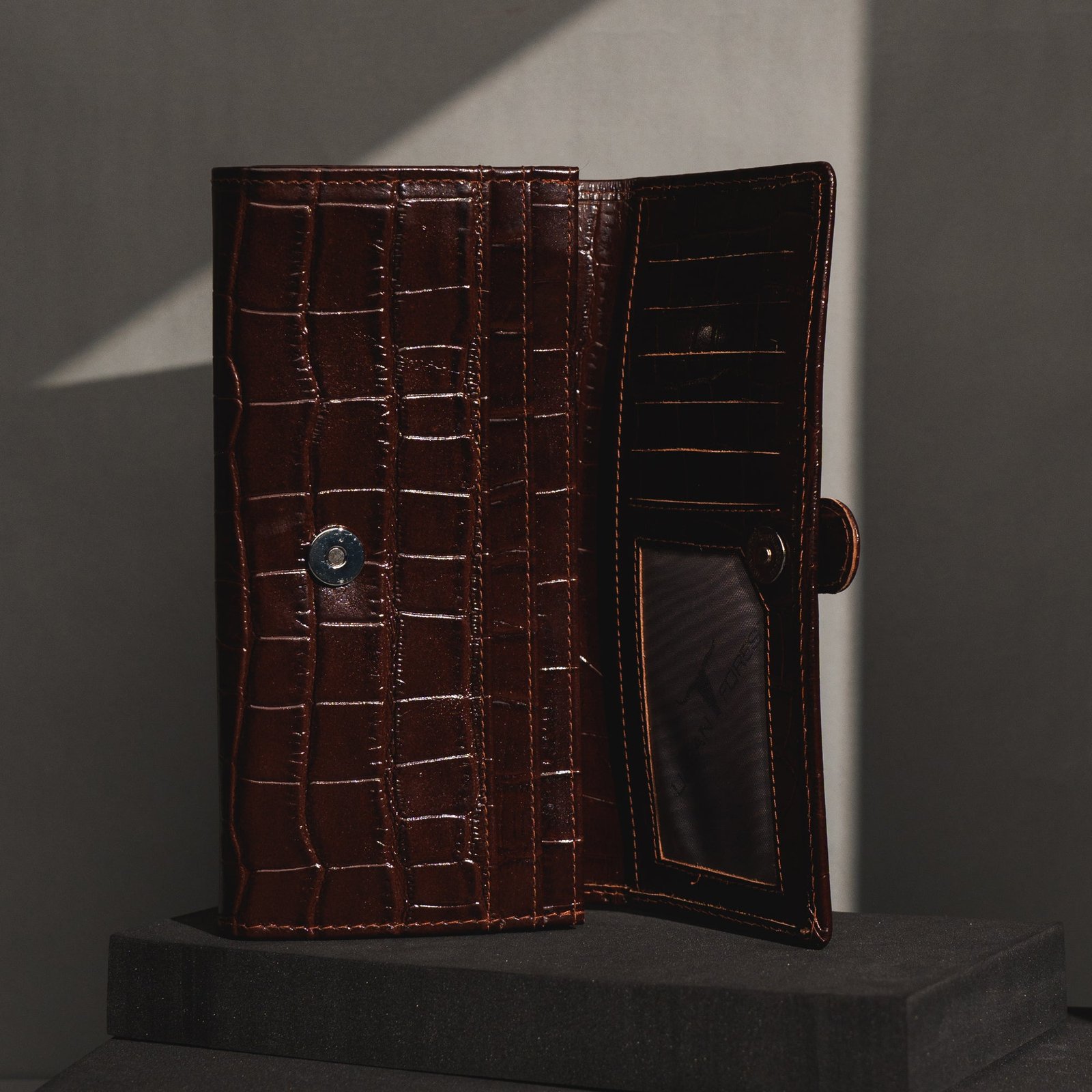 IndiFash Danny Leather Wallet for Women - Blue/Mint Green 3