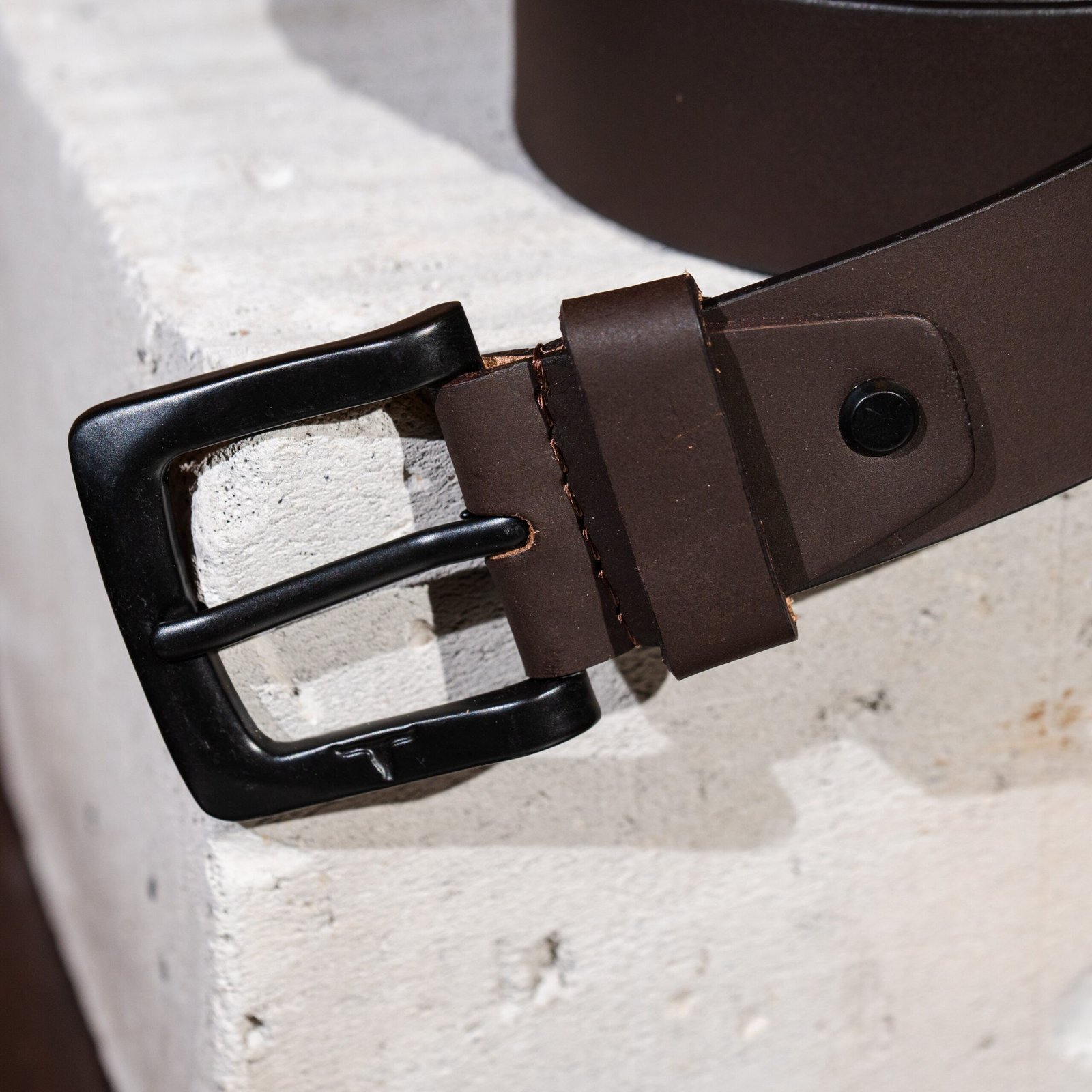 IndiFash Zeke Leather Wallet & Casual Leather Belt Combo Gift Set for Men - Vintage Brown/Grey 4