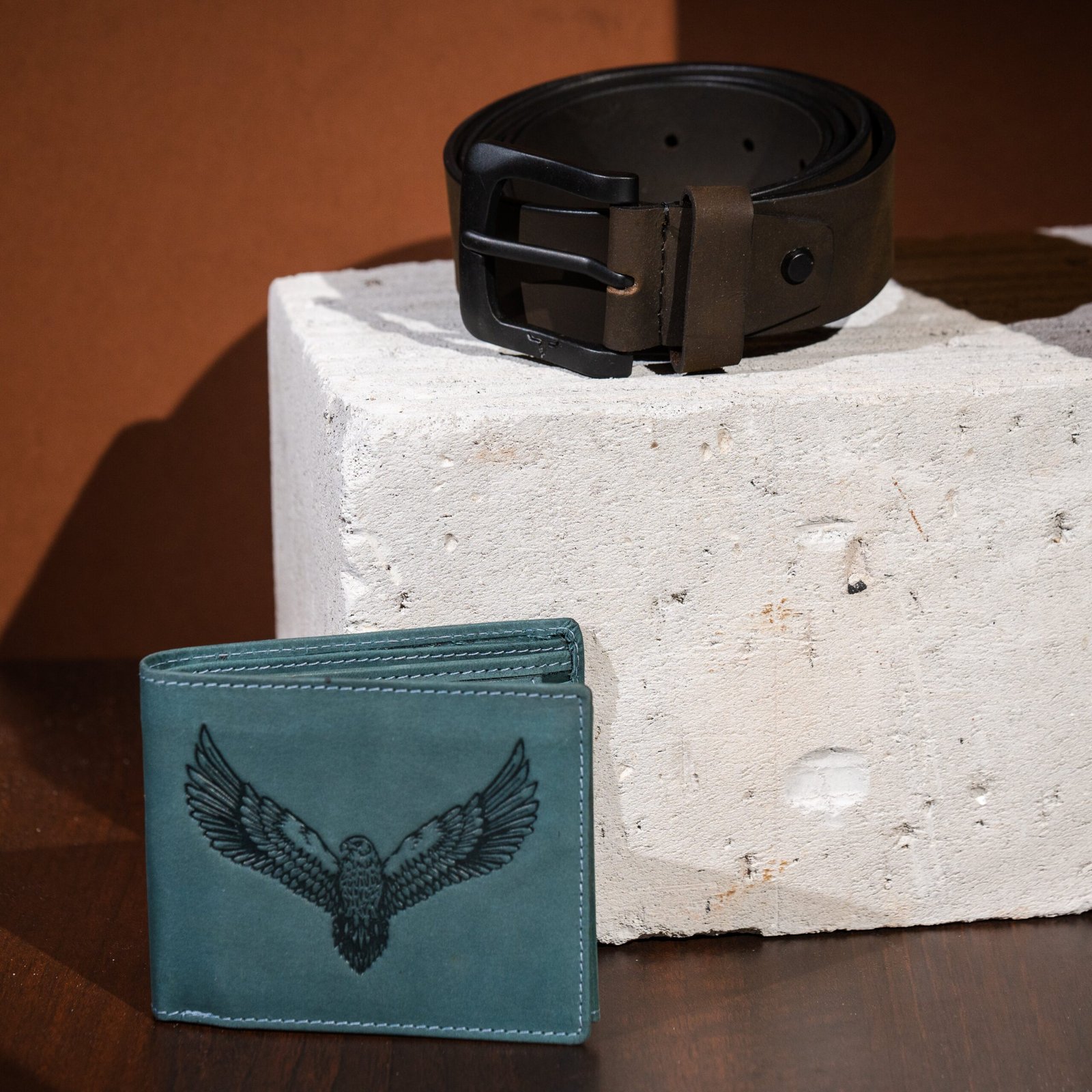 IndiFash Zeke Leather Wallet & Casual Leather Belt Combo Gift Set for Men - Vintage Blue/Grey - Detail